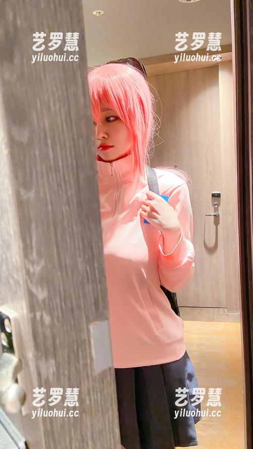 听说Arty亚缇的夜兰写真合集里，藏着些许迷人的秘密。