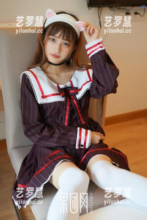 GIRLT果团网-little贝壳喵 GIRLT果团网 - little贝壳喵的温柔在原图里,像是漫步在旧书页上,轻轻一翻。