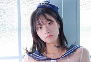 在键盘上敲下的都是Myung Ah美图，秘书也可以很迷人啊！