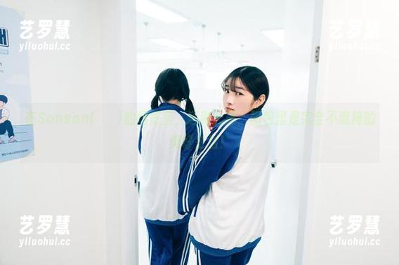 在Sonson(손손)的阅览室，远离光环，图包里是完全不遮掩的美好生活！