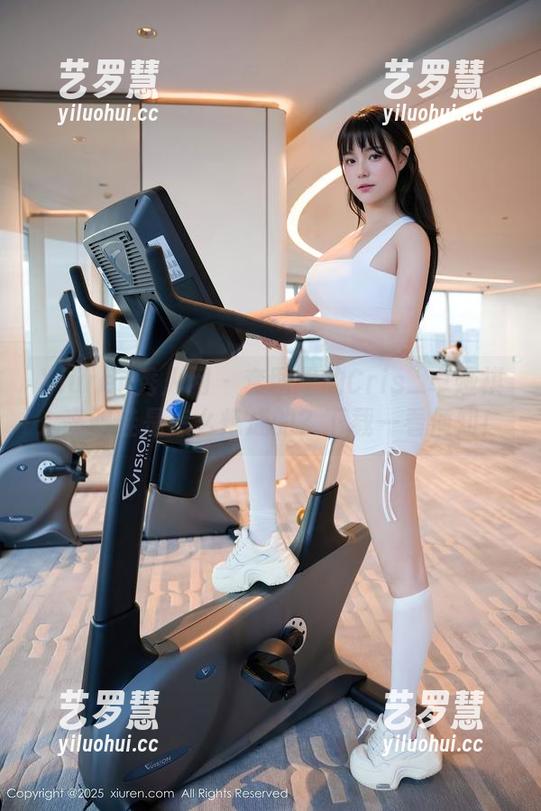Xiuren秀人网 - 套图里的Cris_卓娅祺：高跟鞋是怎么炼成的？下载一看便知！