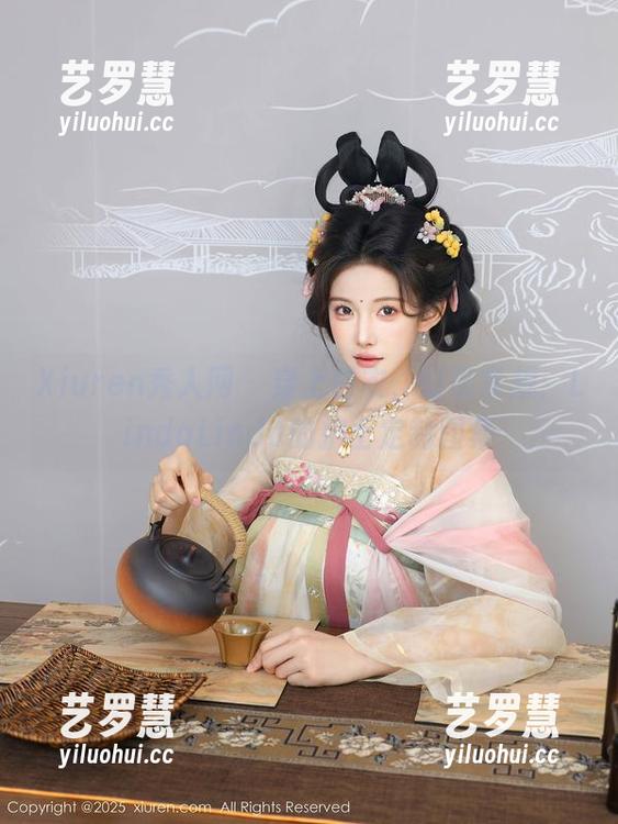 Xiuren秀人网-LindaLinda Xiuren秀人网 - 穿上白衣,打破常规:LindaLinda的护士定制图集