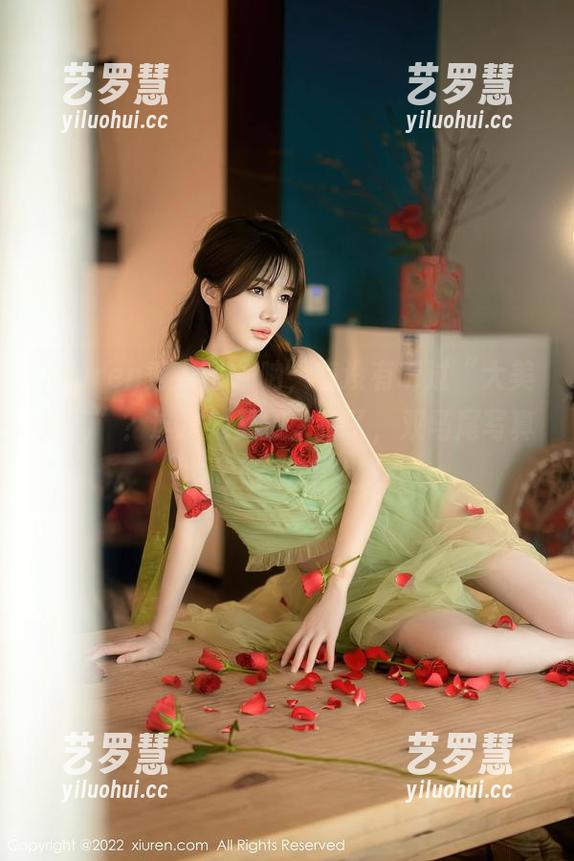 Xiuren秀人网-大美妞儿 Xiuren秀人网 - 呐,有没有听过“大美妞儿”?这次她又放大招了,双马尾写真,无圣光上线!