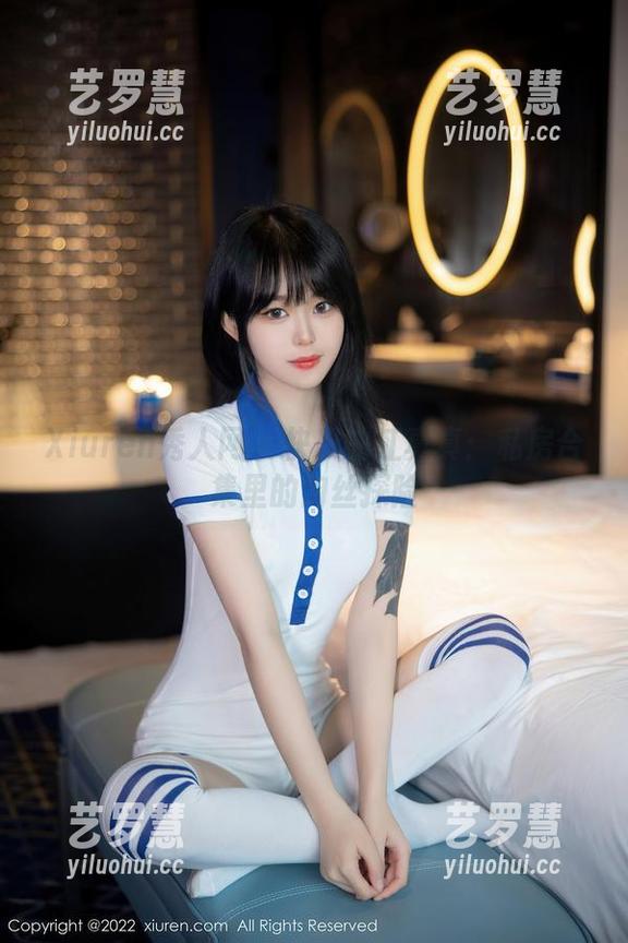 Xiuren秀人网 - 快乐的江真真：私房合集里的肉丝探险
