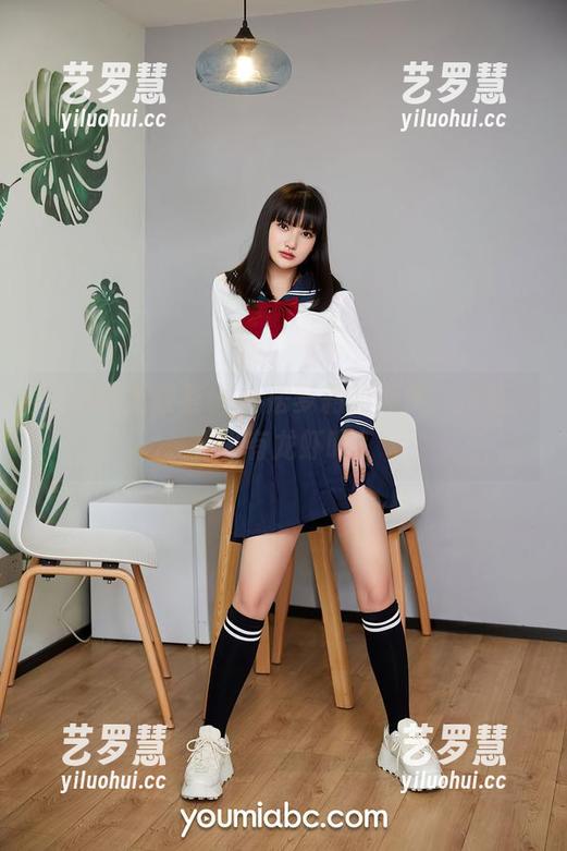 YouMi尤蜜荟-合法萝莉 YouMi尤蜜荟 - 合法萝莉的图集:浴缸,水里有龙虾吗?