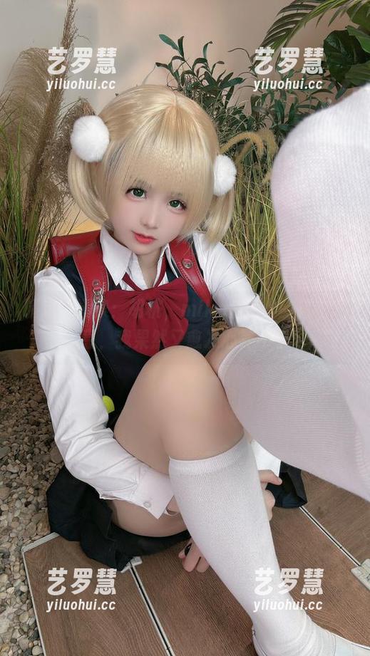miko酱ww 精选写真集:胡桃,miko酱ww的甜蜜气息,我果然又愈发心神不宁