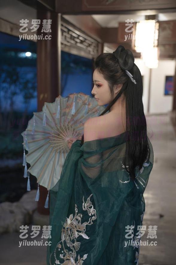 yuuhui玉汇(kokuhui)，今天的厨娘又要上场了吗？欣赏原图时不小心流口水了。