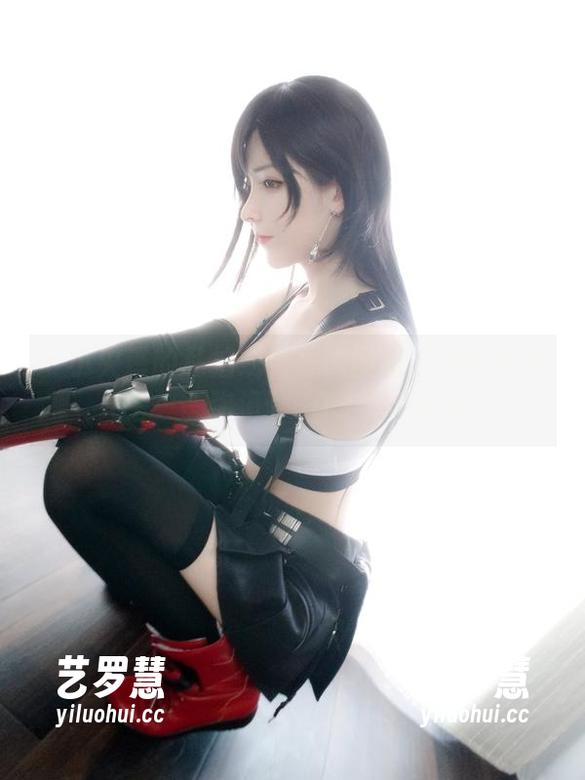 一小央泽 一小央泽的私拍或者是试图拯救我的疲惫人生——弥海砂COS集style!