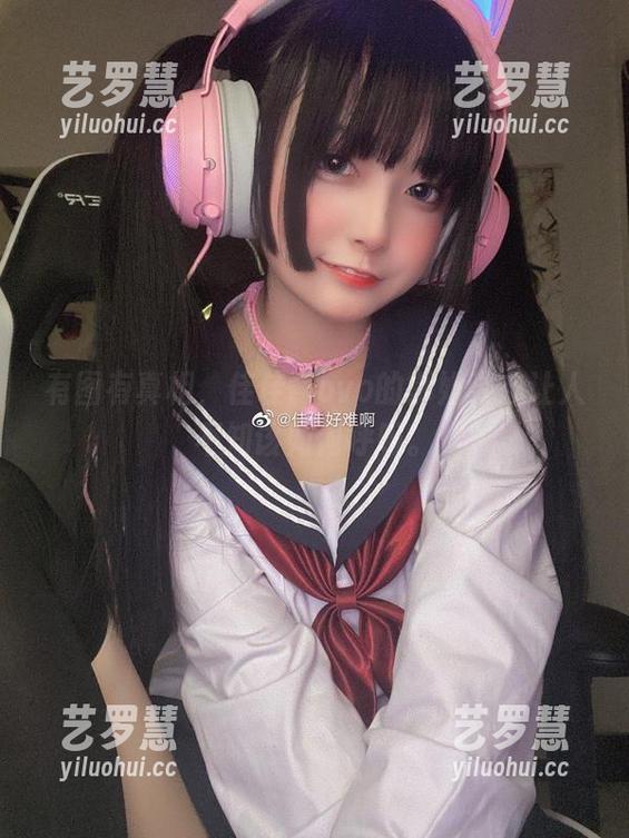 有图有真相，佳佳酱ovo的御姐姿态让人不知该如何呼吸。