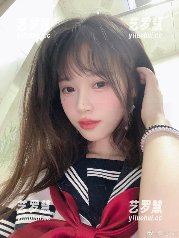 千反田鹿子的长腿图包：一站式欣赏她的优雅姿态