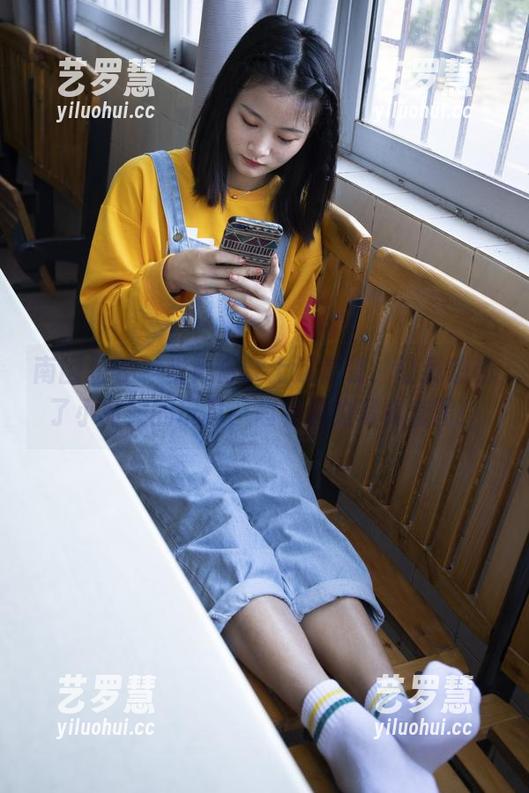 南国足艺-青青 南国足艺 - 当青青穿上这套装,让我想起了小时候的玩具,超有趣的写真套图!