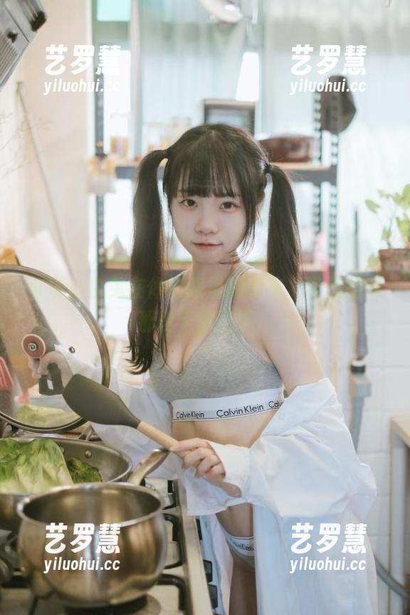 可可小白兔在体操服里的图集，带你回味那段天真烂漫。