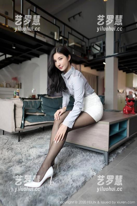 嗲囡囡 - 粉色精选：Celina青妍在图库里开启了小公主模式，我要跟她拿个秘籍！