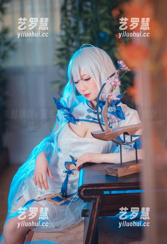 封疆疆v又来搞事情！这NIKKE毒蛇兔女郎的最新原图，眼睛变不停哟！