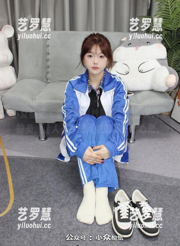 小众视觉-蓉蓉 小众视觉 - 蓉蓉的婚纱图包,复杂又简单的美,让人不禁想问她的下一个心思。