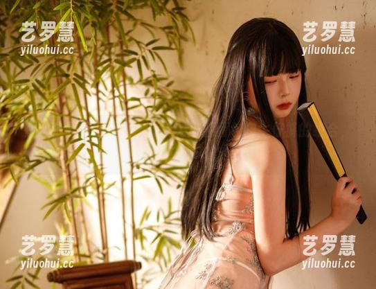 巧克力小圆面包 在这张最新图片里,巧克力小圆面包和牛仔裤的组合,意外还真不错!