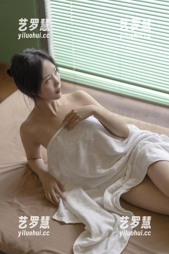 抖娘利世的居家状态：从床上到餐桌的完美旅程！新作品集今天上线，给你点小惊喜