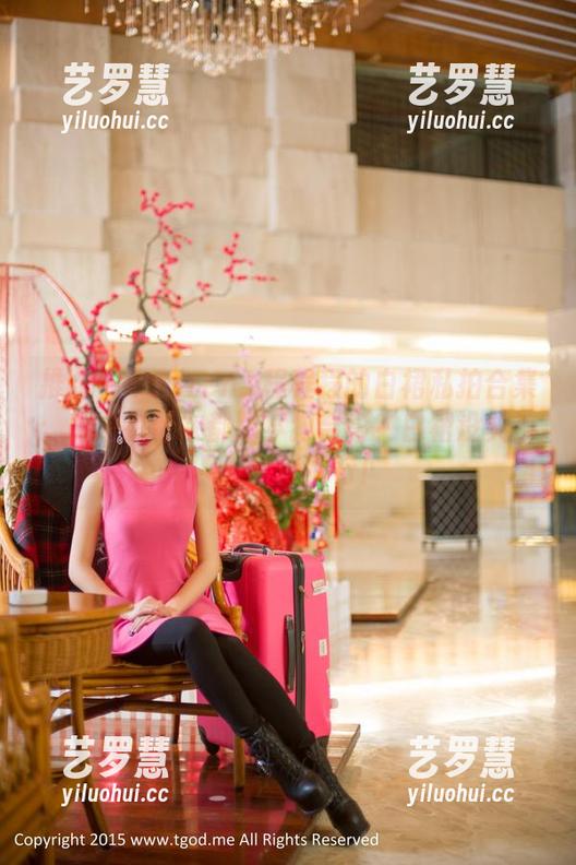 推女神-Kiren_程程程 推女神 - Kiren_程程程的白裙私拍合集:为啥我每次都跟小狗合影?白裙没关系,对着风就行!