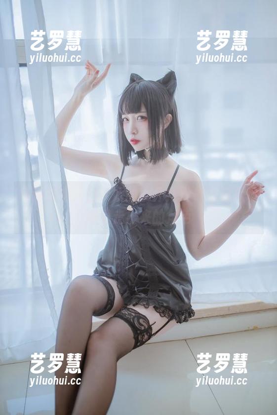 日奈娇 高清直击:日奈娇的女仆打扮,像是从动画里走出来的角色