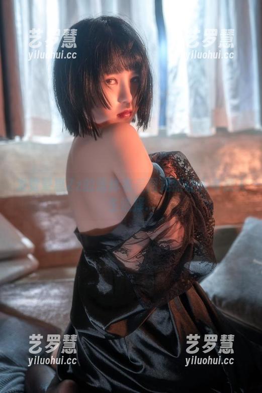 晕崽Zz 发觉晕崽Zz的连体衣美图竟然让人考虑人生选择...