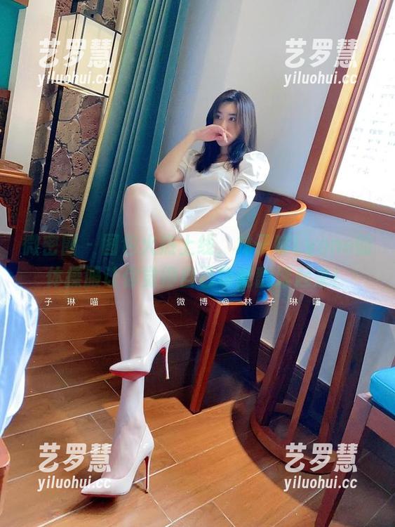 林子喵Lynne 微密圈 - 图包火热上线,林子喵Lynne的体操服让你觉得自己也能翻滚起来!