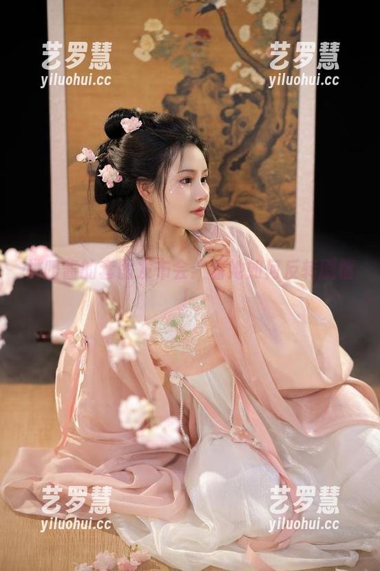 桃暖酱 桃暖酱的套图发布会:看她如何反转剧情!