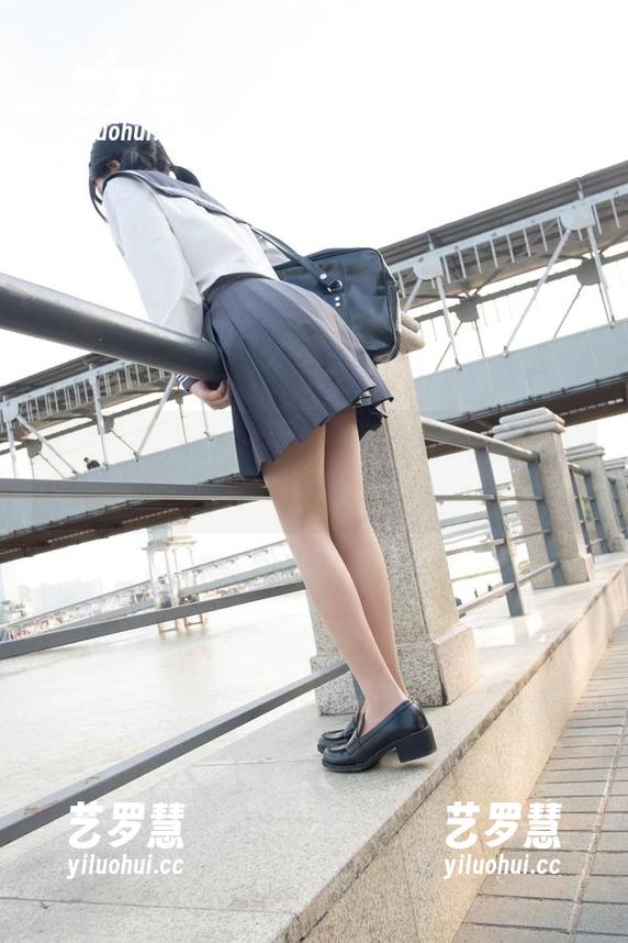 森萝财团 图片中的白丝美足少女,果然“撩”得动心–森萝财团搞事情