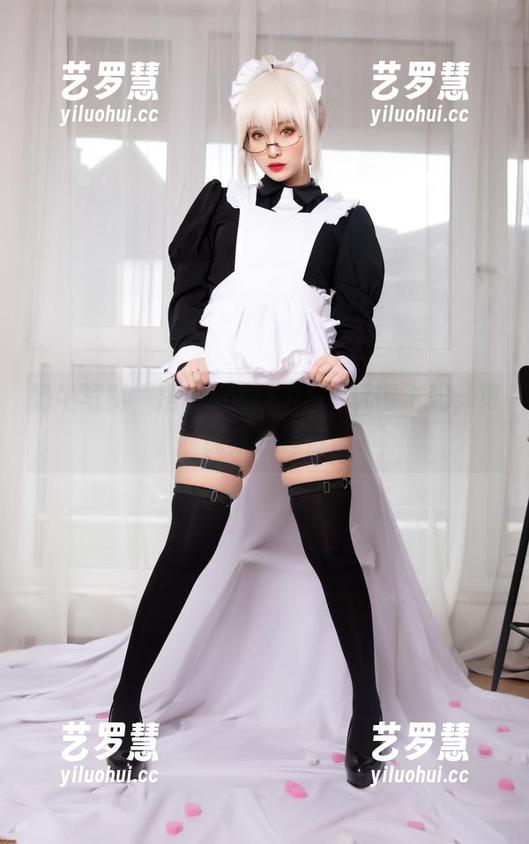 洛璃LoLiSAMA 奶牛写真,洛璃LoLiSAMA玩得飞起,更像是在逗你