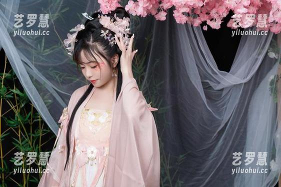 爆机少女喵小吉的私拍太欢乐：你见过NIKKE爱丽丝在愉悦与混乱间游走的样子吗？