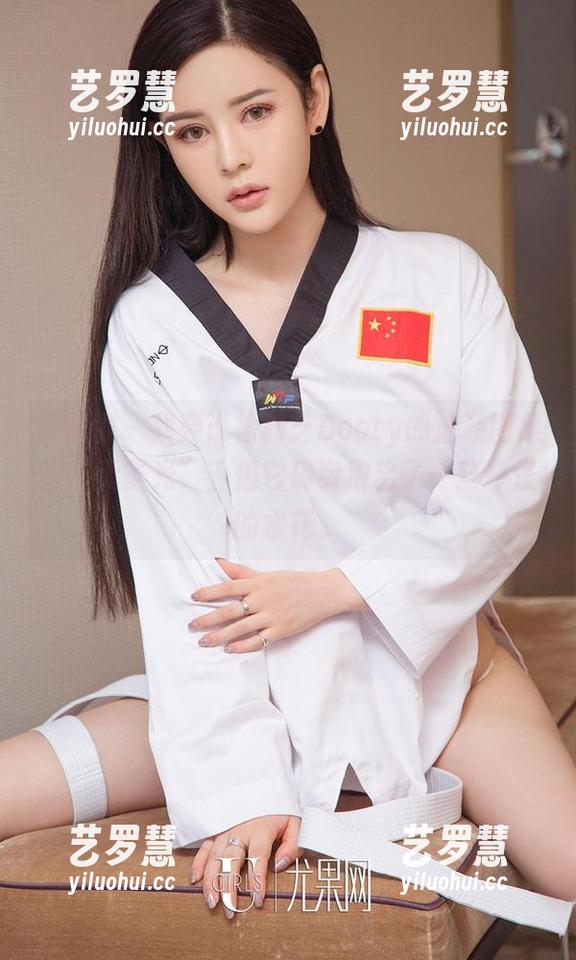 爱尤物 - 我要说徐莉芝Booty的泳装图集很“无圣光”，但它确实泡出了一些奇怪的水花。