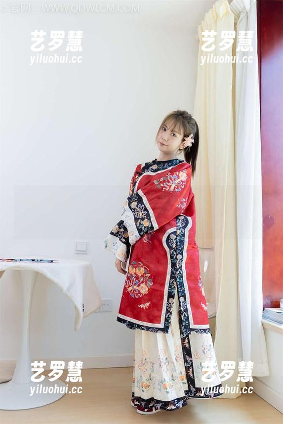 物恋传媒 - 佳琪的裸足定制作品：让我们来聊聊这双‘脚’