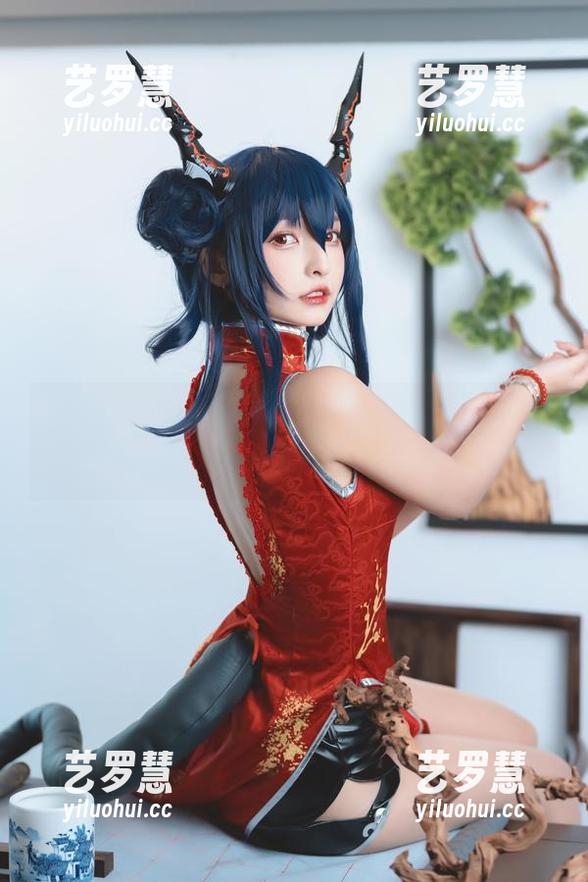 神乐坂真冬 神乐坂真冬的美脚作品又更新,寒冬之中,优雅依旧!