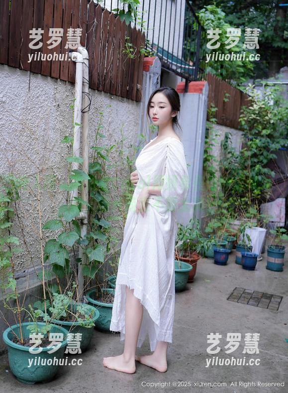 秀人网-Carol周妍希 秀人网 - 免费看Carol周妍希在婚纱里放大招,照片简直不要太美!