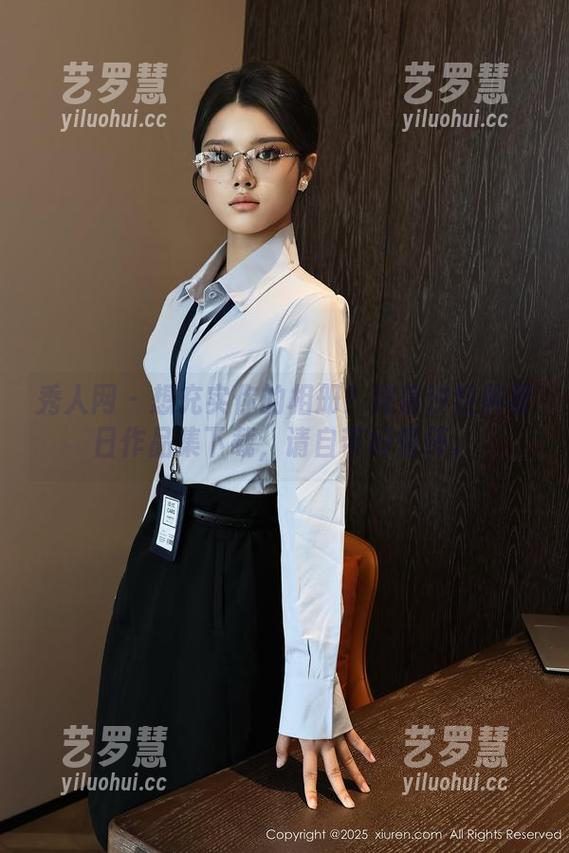 秀人网 - 想充实你的相册？周慕汐经典夏日作品集下载，请自带好情怀。