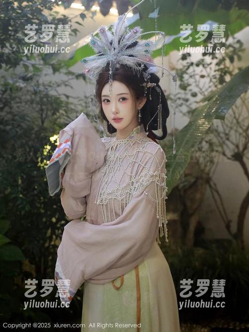 秀人网-安然anran 秀人网 - 安然anran的眼镜适合任何场合——私拍原图直击内心