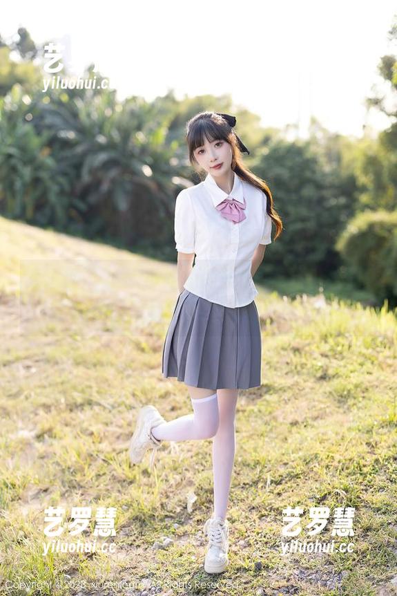 秀人网-葛征净高184cm 秀人网 - 谁家小姐姐的美脚,让葛征净高184cm的写真更新一发不可收拾?!
