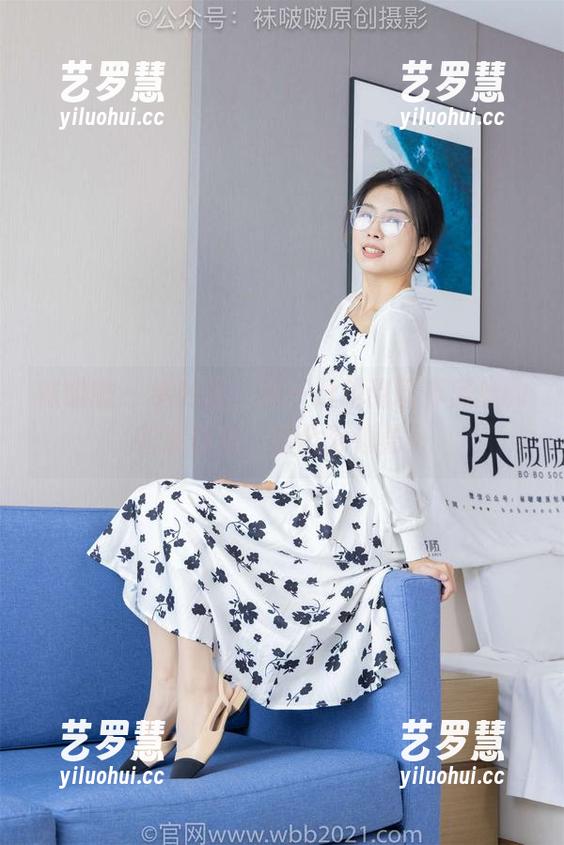 袜啵啵 - 看网盘，来一份甜甜圈厚黑丝的花絮合集，完全降低防备