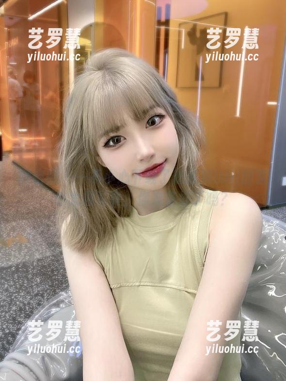 陈妮妮UNI 微密圈 - 一不小心下载了陈妮妮UNI的紫色太极写真,你准备好了吗?
