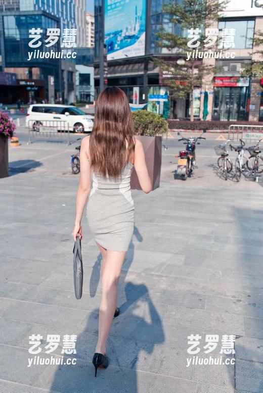 魔镜街拍-婷婷 魔镜街拍 - 在网盘深处,找到婷婷的肉丝圣诞美人合集,寒风中依旧美丽得很!